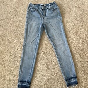 Women’s Judy Blue Light Wash Skinny Jeans